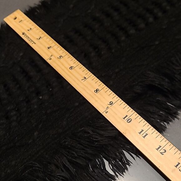 Fringed neck scarf - Picture 8 of 9